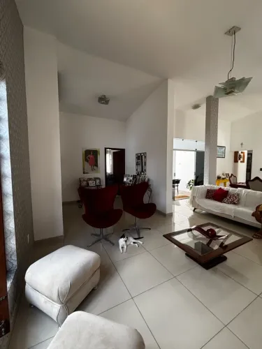 Alugo casa pra área comercial na Kalilândia