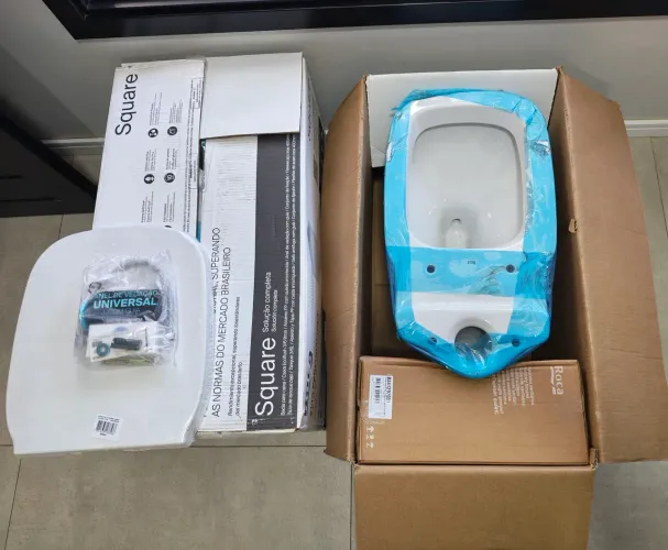 Kit Vaso Sanitário Roca com Caixa Acoplada e Assento Soft Close Square