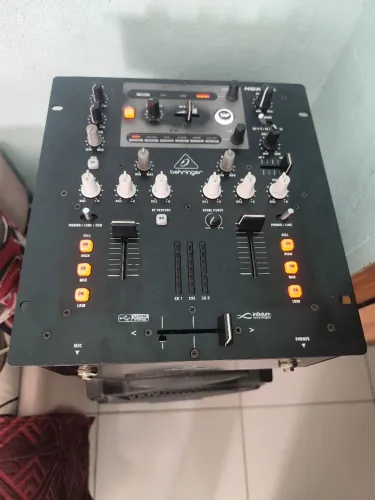 Mixer Behringer nox 202