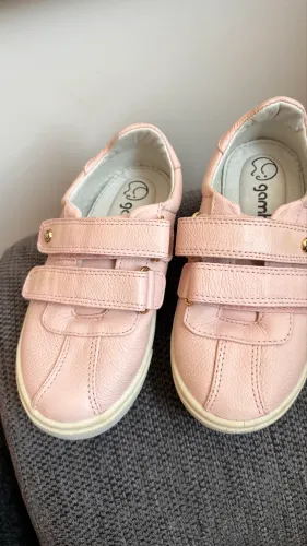 Tênis  rosa marca Gambo couro legítimo 