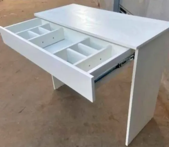 MESA CM REPARTIÇÃO IDEAL P MANICURE/ ESTUDO/ MDF NOVO