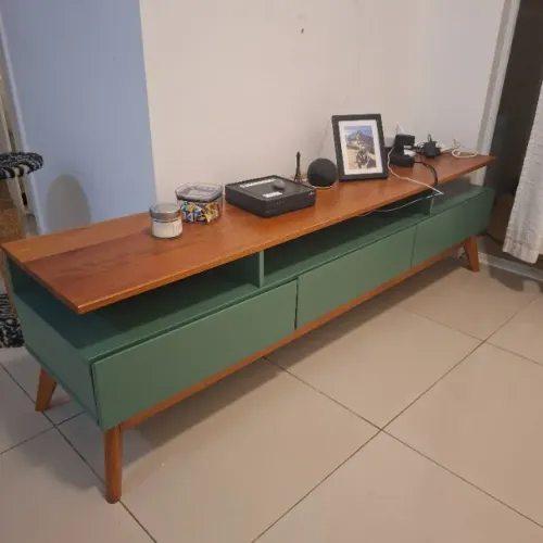 Rack 172cm Madeira Maciça Acabamento Laqueado Natural/Verde Musgo