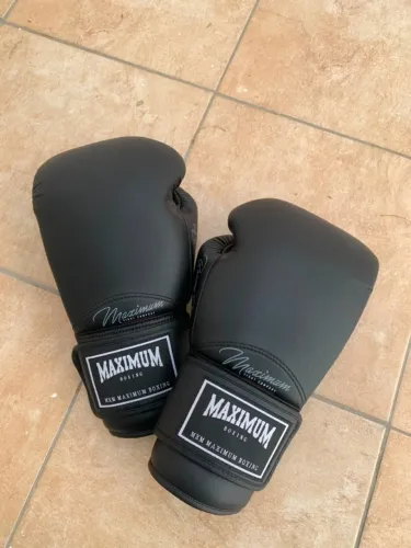 Luva De Boxe / Muay Thai Maximum Black 14oz (Seminova)