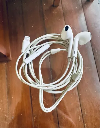 fone de ouvido apple iphone original com conector lightning semi novo