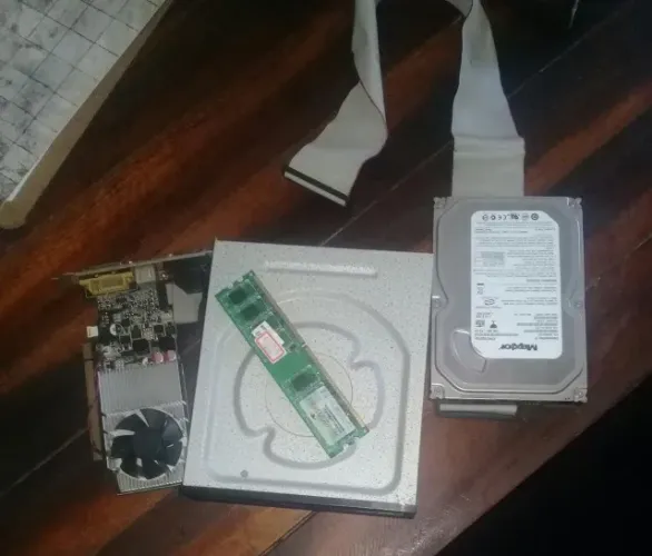 sucatas eletrônicas pra trocar peças