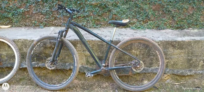 Vendo bicicleta 29 revisada barato pra ir logo 
