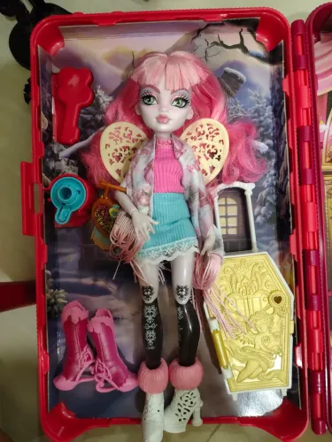 (LER DESCRIÇÃO) Monster High Cupid Asteria Skulltimate Secrets Cabin Slay-cation