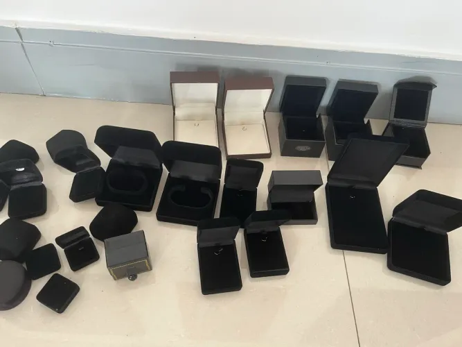 Lote várias caixas joalheria anel pulseira colar etc novo