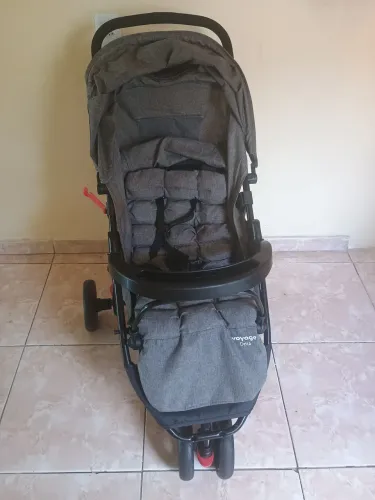 Carrinho de bebê novinho aceito propostas