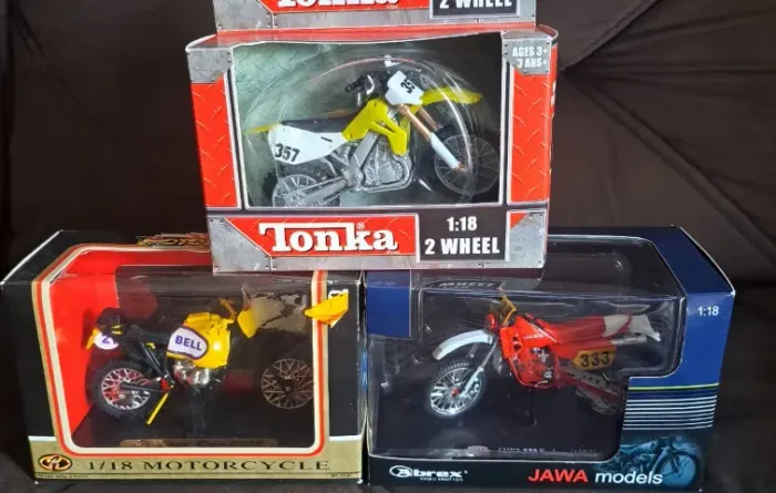 Kit Miniatura Cannondale, Jawa e Speed Racer + Brinde