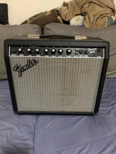 Amplificador frontman 25R