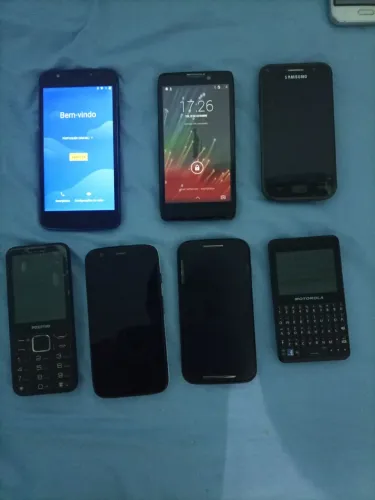 Lote de celulares com defeito