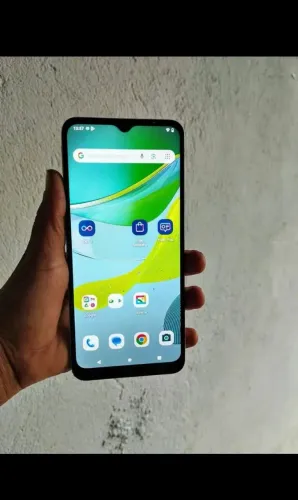 Vendo celular moto e13 64 GB sem trinco todo bom 