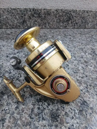 Molinete daiwa gs9