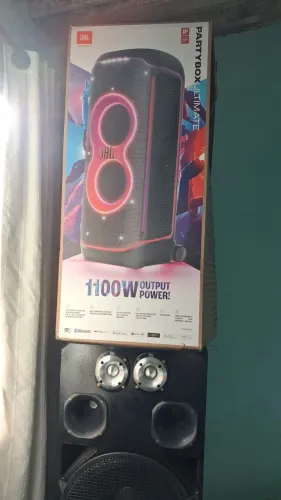 2 caixas de som JBL PartyBox ultimate