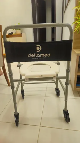 Vendo Cadeira de banho dobrável Dellamed - Até 100kg