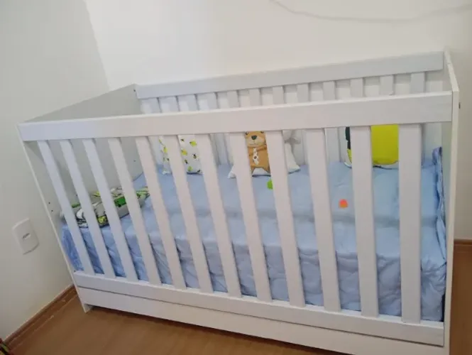 Berço com colchão nunca usado