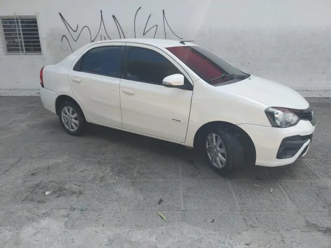 Toyota Etios X Plus Sedan 1.5 Flex 16V 4P Aut. 2021