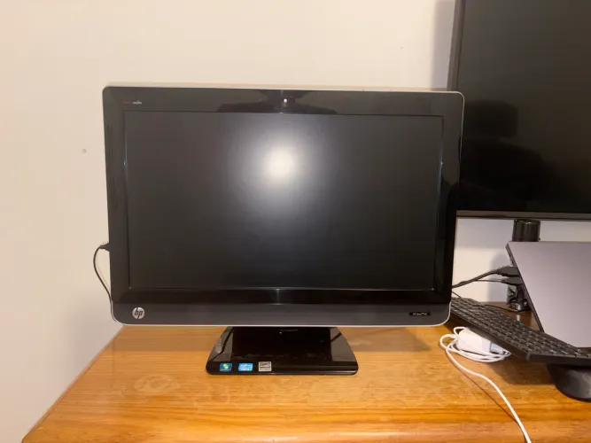 Computador All-in-One HP Omni 220 Beats Audio - Funciona (ler descrição)