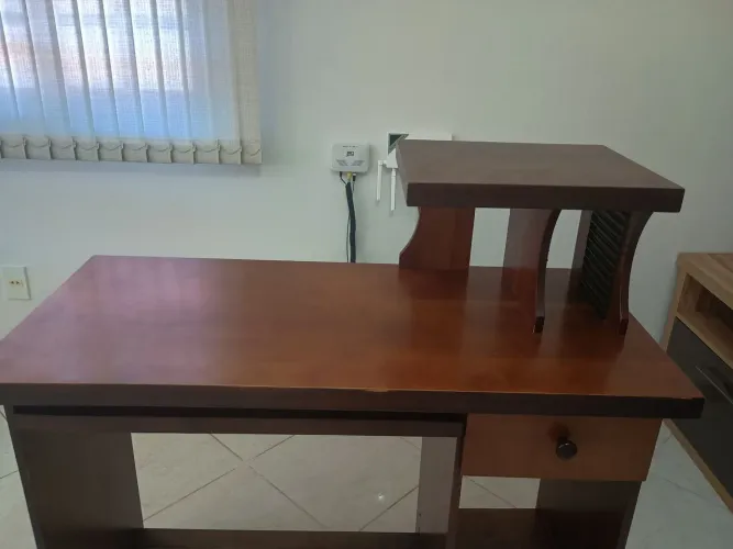 Mesa de computador escrivaninha com uma gaveta