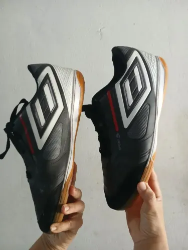 Chuteira de futsal N° 42/43