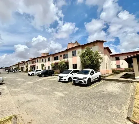 Imóvel para venda possui 45 metros quadrados com 2 quartos em Itaperi - Fortaleza - CE