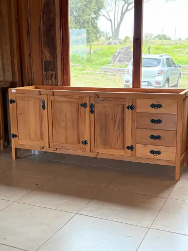 Gabinete estilo farm house rustico em peroba rosa