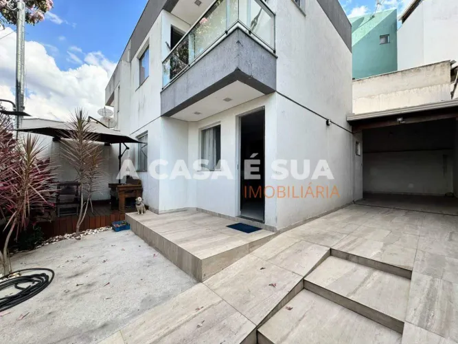 Casa Geminada de 2 Quartos no Bairro Sapucaias III - Contagem