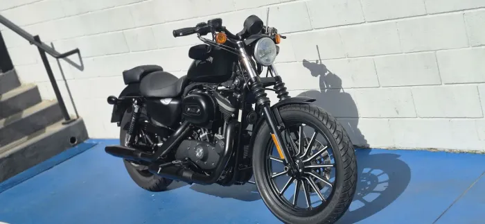 Harley davidson 883 iron