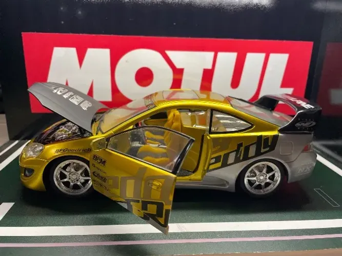 Miniatura 1.18 / caixa de som edição raríssima hot wheels de metal c controle remoto