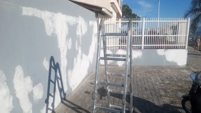 Pedreiro e azulejista