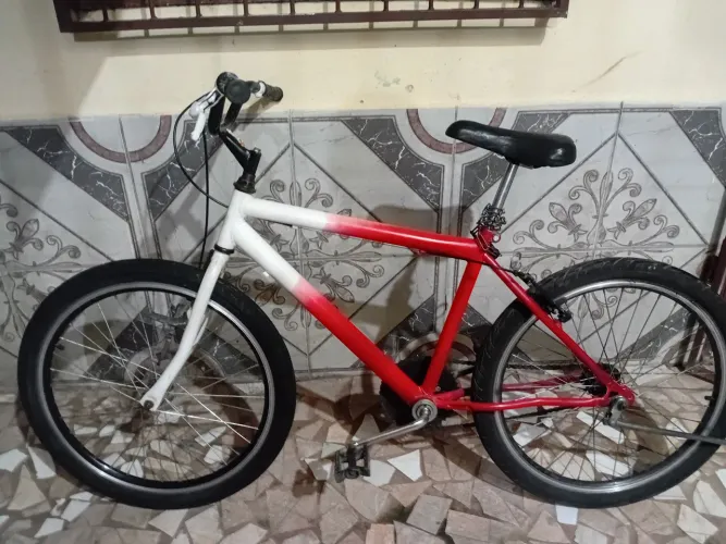 VENDO BICICLETA ARO 24 tem troca roda TRAZEIRA