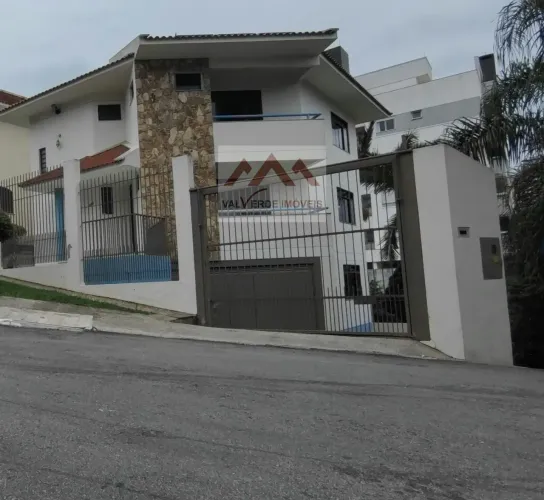 Casa para venda com 5 quartos em Abraão - Florianópolis - SC