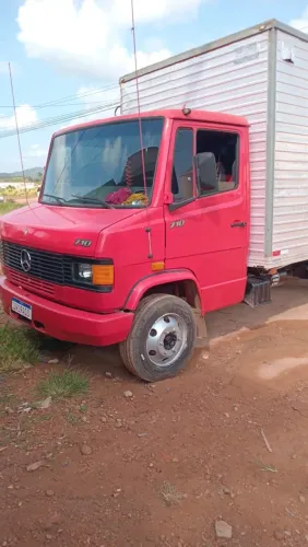 VENDE- SE CAMINHÃO BAÚ! 