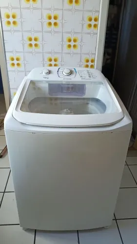 Vendo máquina de lavar Eletrolux 16kg