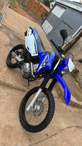 Lander 250 disponível