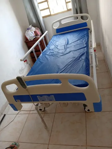 Cama hospitalar eletrônica com colchão e nota fiscal.