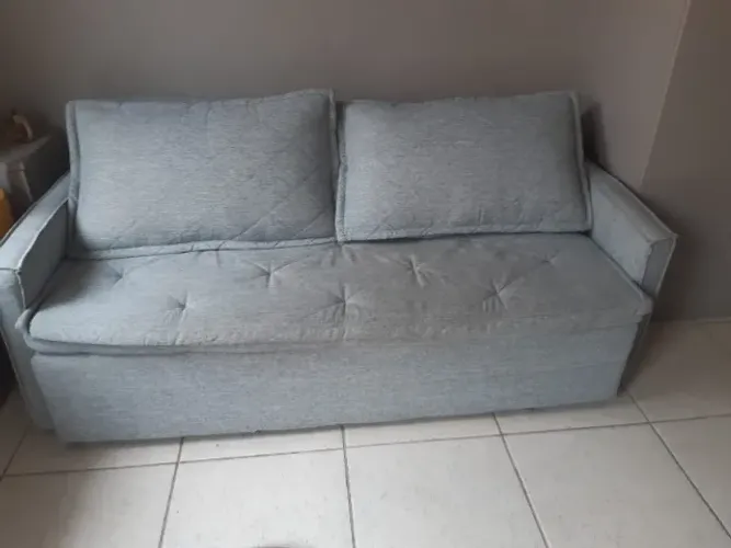 Sofá Cama muito confortável | Cinza | Fechado C1,90xL0,90 | Aberto C1,90xL1,10