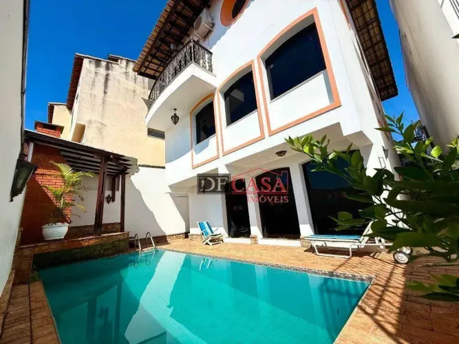 Sobrado com 3 dormitórios para alugar, 300 m² por R$ 7.421,67/mês - Penha de França - São