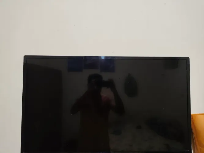 VENDO TV NAO É SMART PRA LEVAR LOGO