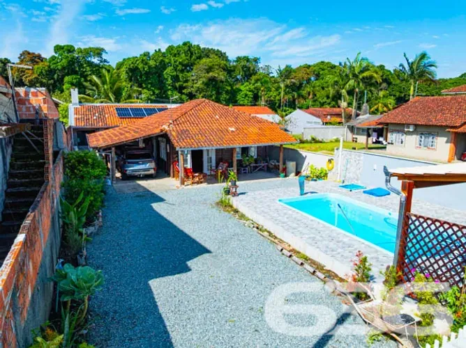 Casa | Balneário Barra do Sul | Salinas