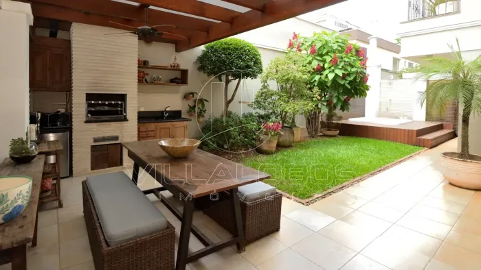 Linda Casa de Condomínio no Alto de Pinheiros á Venda