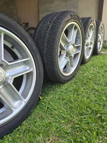 RODAS ARO 22 COM PNEUS