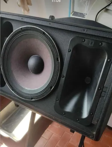 Caixa ativa prx 812 jbl