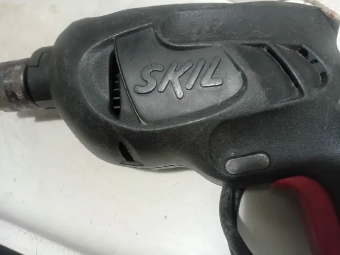 Furadeira Skil 127v