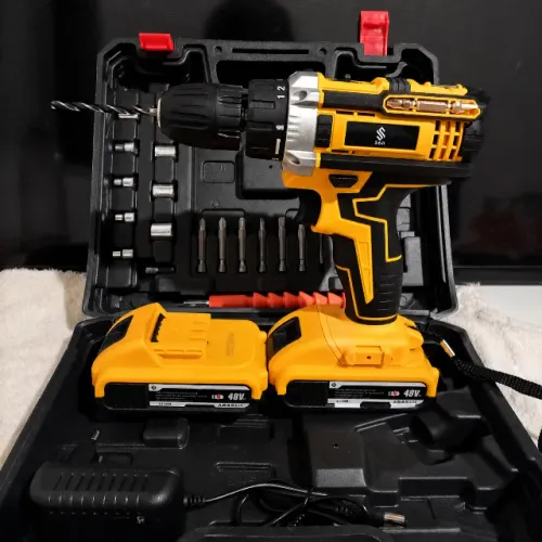 Parafusadeira Furadeira 48V Nova com 2 Baterias