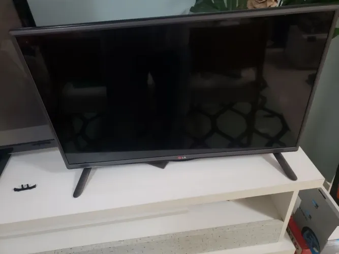 Tv Lcd LG 32" hdmi e usb