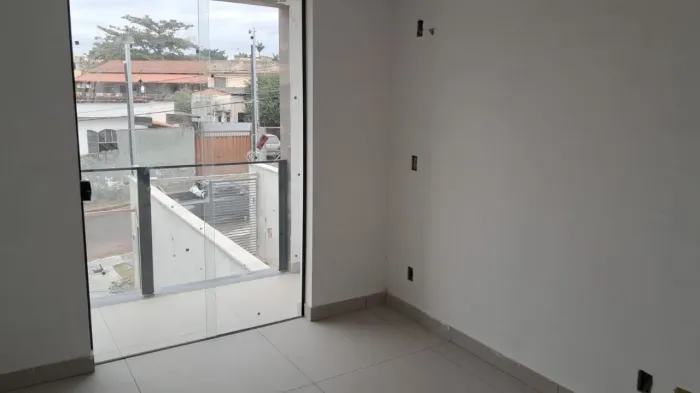 Casa entrada individual 131m² 2 suites 2 vagas BH