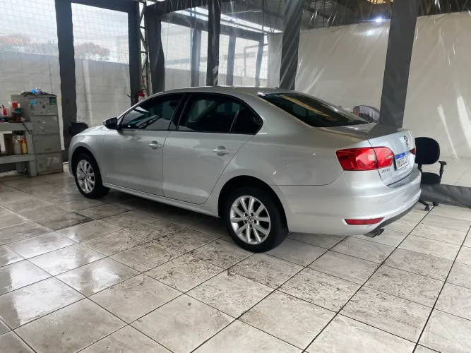 Volkswagen Jetta Comfortline 2.0 T.flex 8V 4P Tipt. 2013
