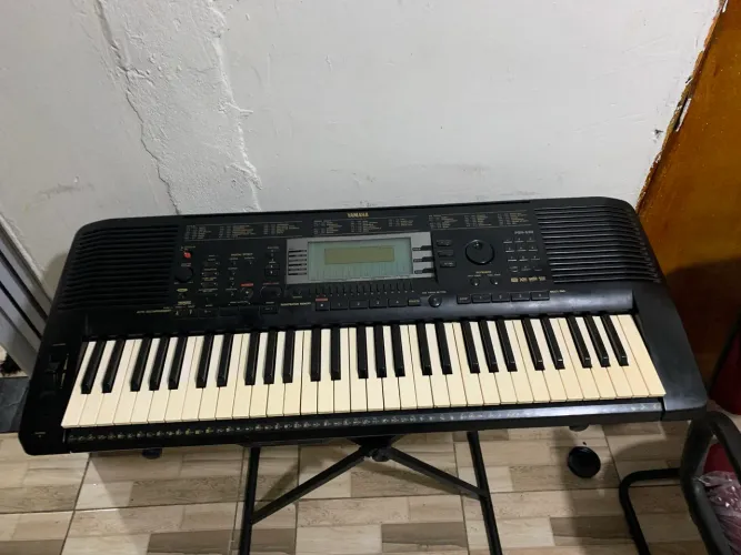 Teclado PSR 630  com entrada USB